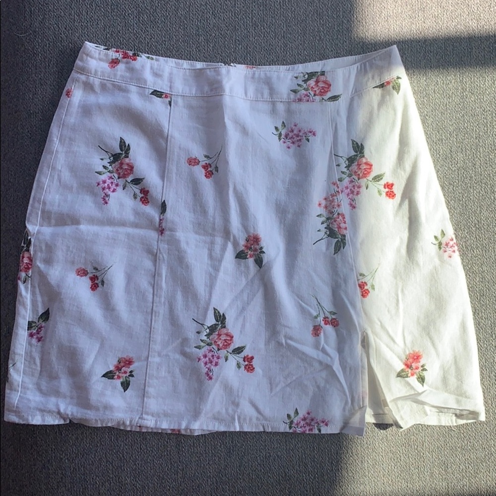 Floral mini skirt